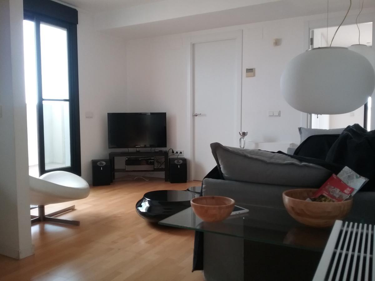 Lovely 2 Bedroom Terrace Wifi Parking Ac Heating Attic Valencie Exteriér fotografie