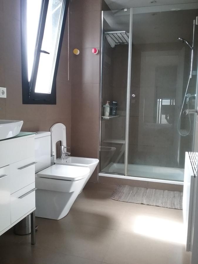 Lovely 2 Bedroom Terrace Wifi Parking Ac Heating Attic Valencie Exteriér fotografie
