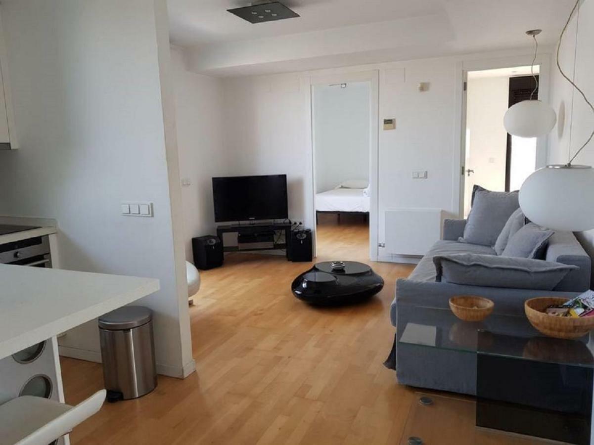 Lovely 2 Bedroom Terrace Wifi Parking Ac Heating Attic Valencie Exteriér fotografie
